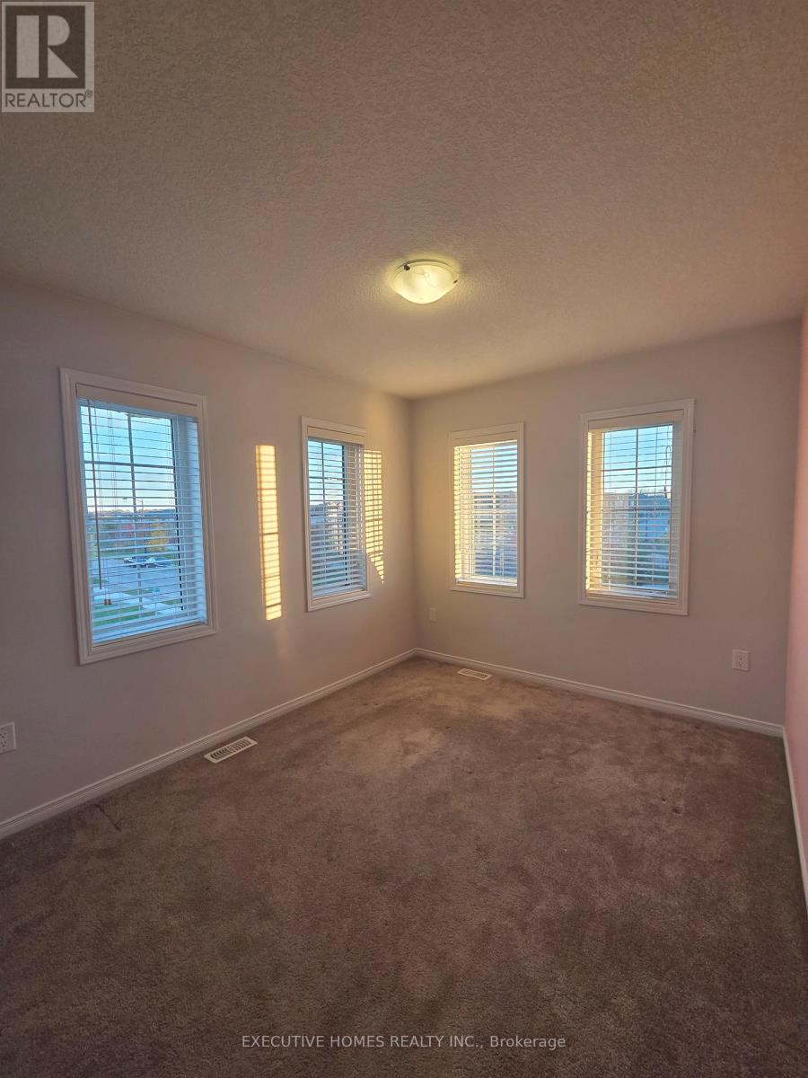 204 Maclachlan Avenue, Haldimand, ON - Indoor Photo Showing Other Room