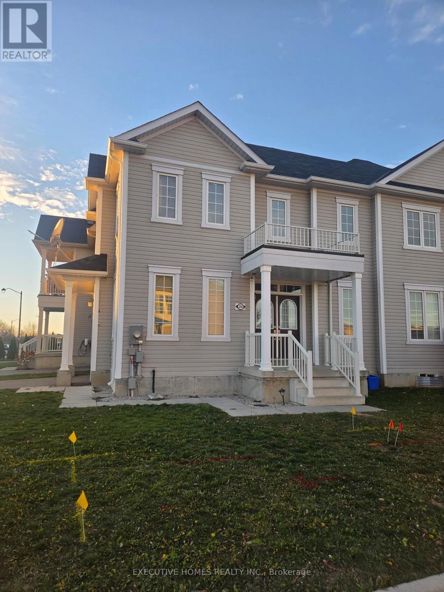 204 Maclachlan Avenue, Haldimand, ON - Outdoor With Facade