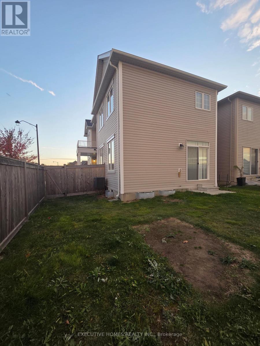 204 Maclachlan Avenue, Haldimand, ON - Outdoor