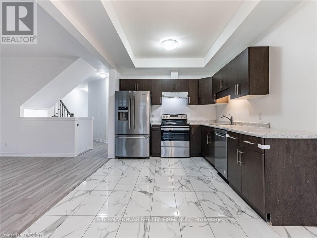 1 Haney Drive, Thorold, ON - Indoor Photo Showing Kitchen
