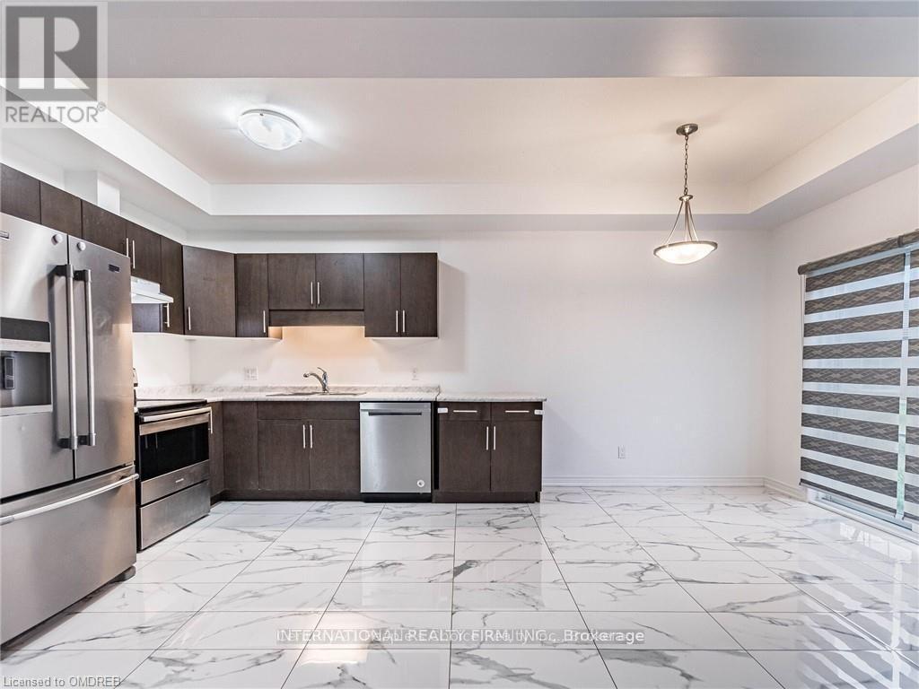 1 Haney Drive, Thorold, ON - Indoor Photo Showing Kitchen