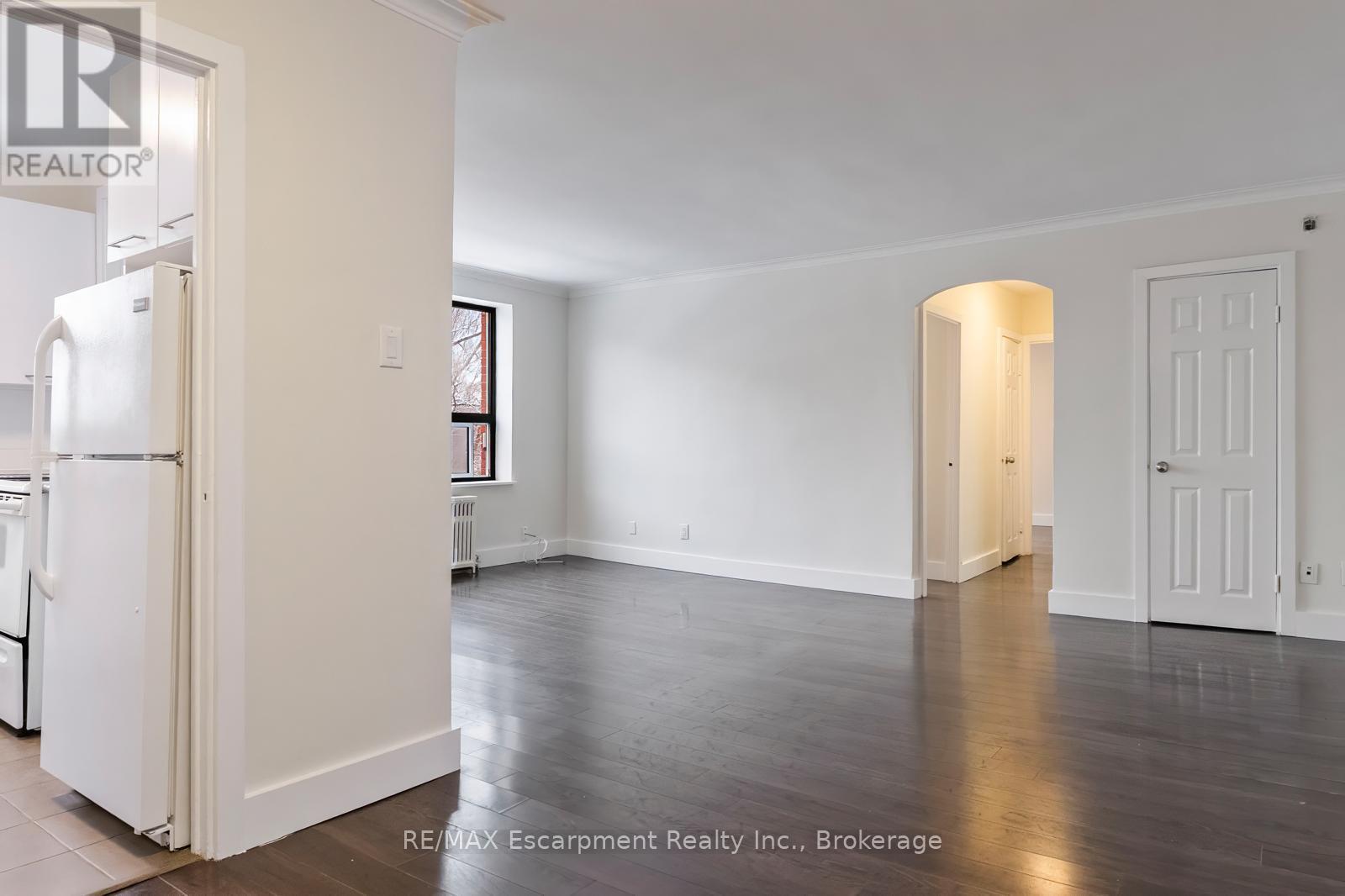 303 - 110 South Forster Park Drive, Oakville (Co Central), ON - Indoor