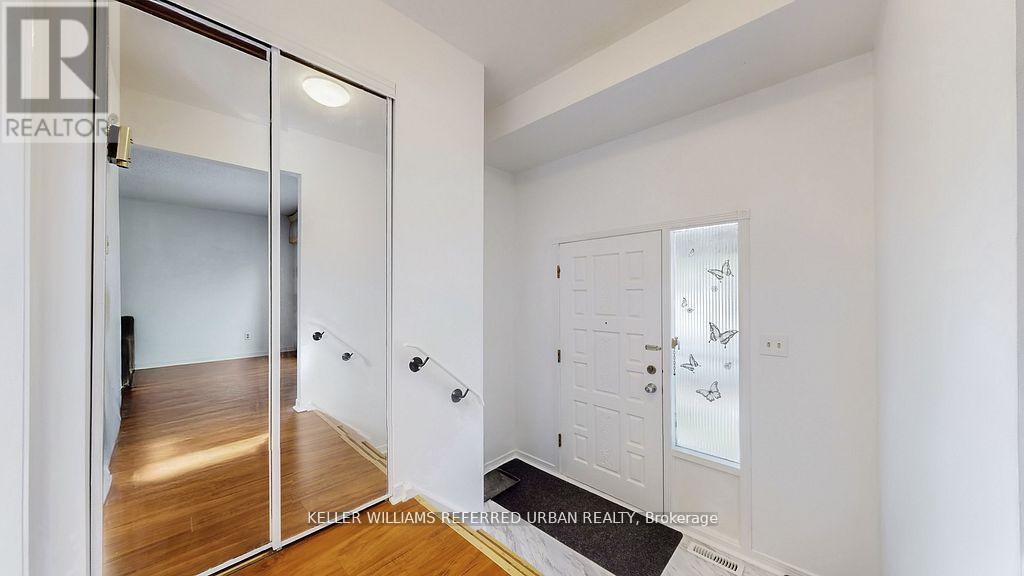 15 Thistlewaite Crescent, Toronto, ON - Indoor Photo Showing Other Room