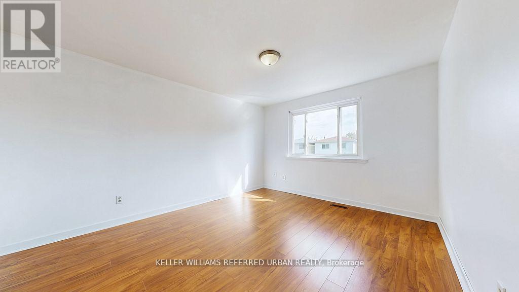 15 Thistlewaite Crescent, Toronto, ON - Indoor Photo Showing Other Room