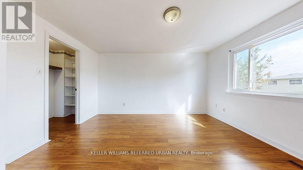 15 Thistlewaite Crescent, Toronto, ON - Indoor Photo Showing Other Room