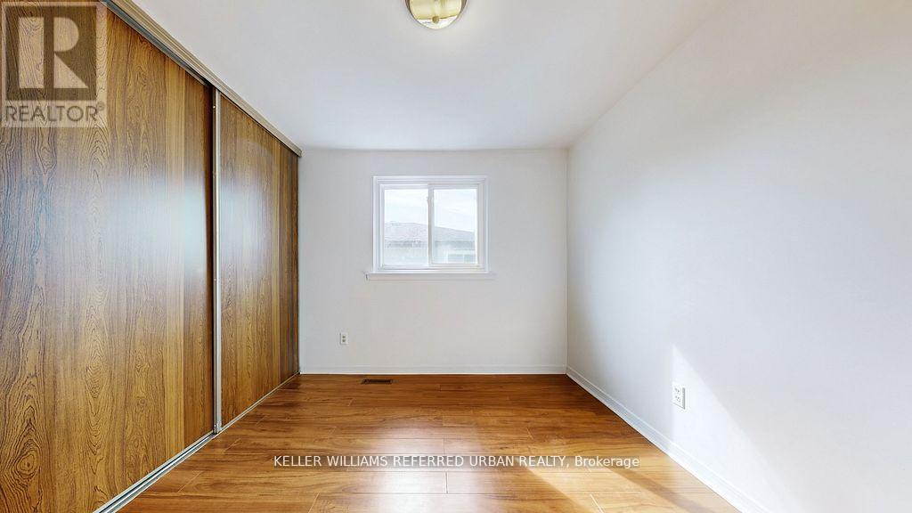 15 Thistlewaite Crescent, Toronto, ON - Indoor Photo Showing Other Room