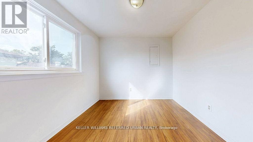 15 Thistlewaite Crescent, Toronto, ON - Indoor Photo Showing Other Room