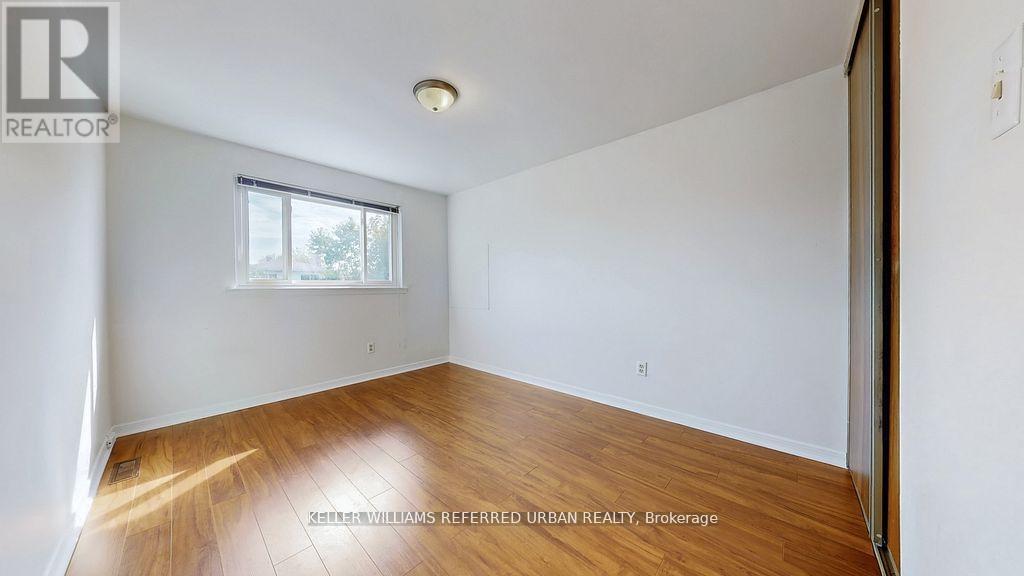 15 Thistlewaite Crescent, Toronto, ON - Indoor Photo Showing Other Room