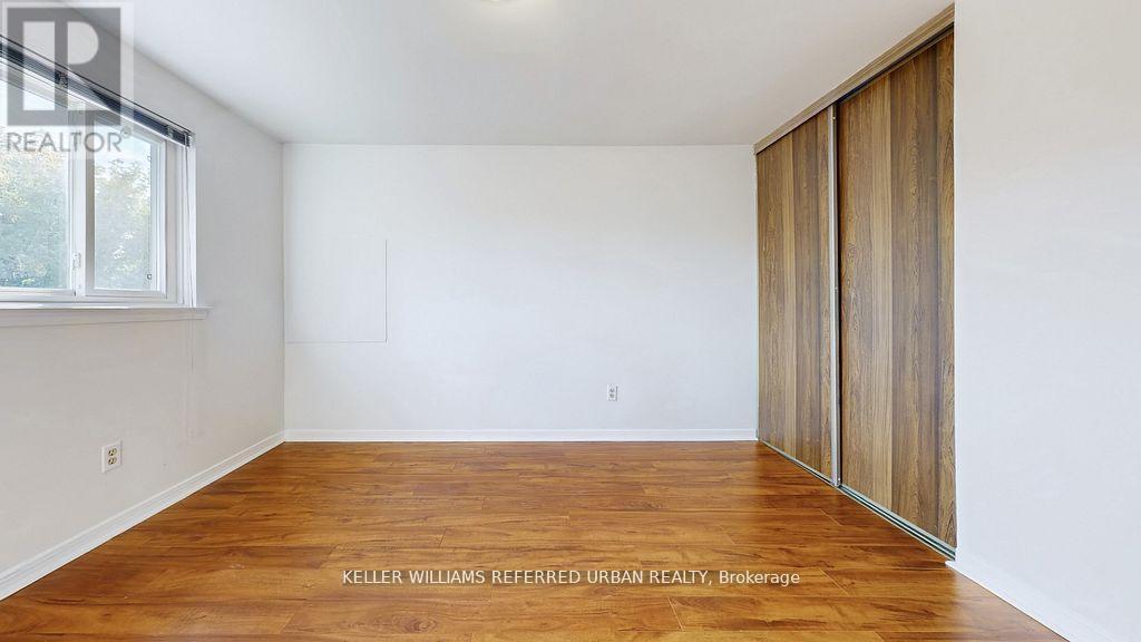 15 Thistlewaite Crescent, Toronto, ON - Indoor Photo Showing Other Room