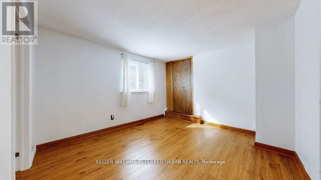 15 Thistlewaite Crescent, Toronto, ON - Indoor Photo Showing Other Room