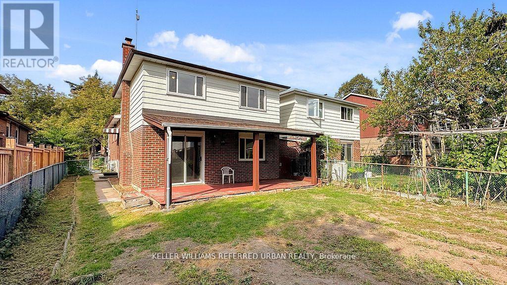 15 Thistlewaite Crescent, Toronto, ON - Outdoor