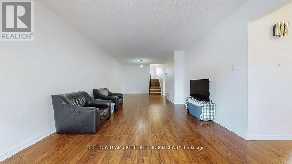 15 Thistlewaite Crescent, Toronto, ON - Indoor