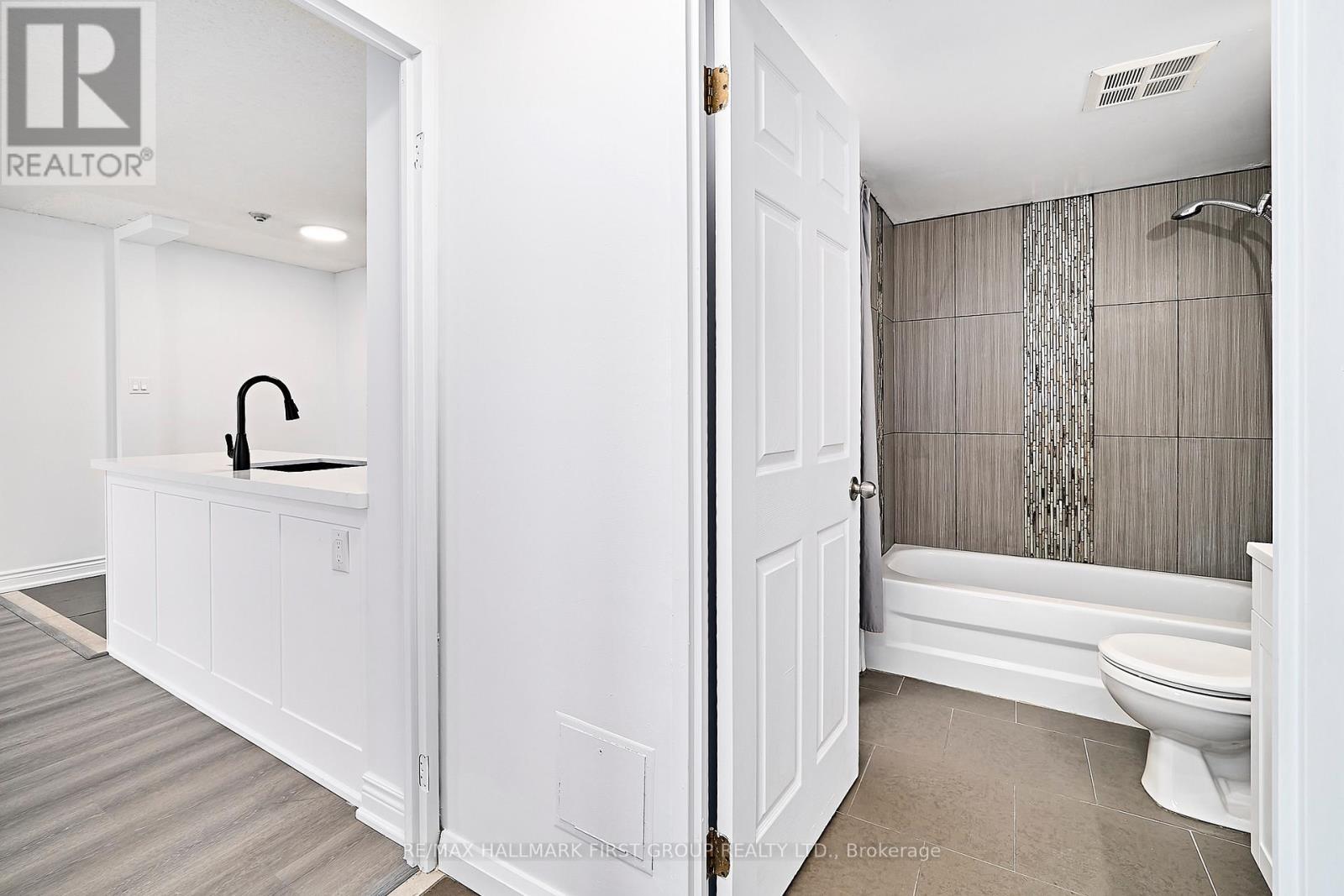 801 - 1625 Pickering Parkway, Pickering, ON - Indoor Photo Showing Bathroom