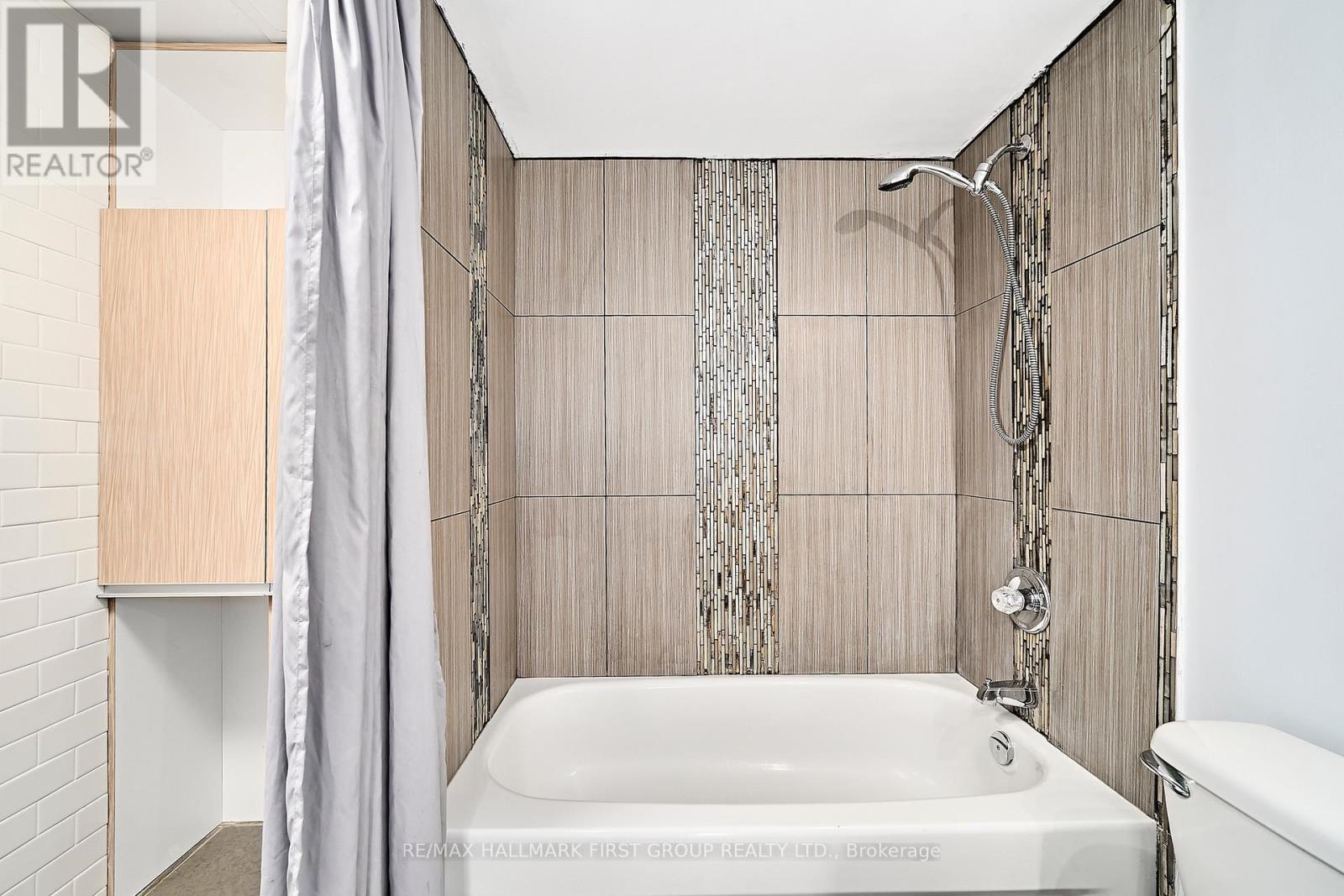 801 - 1625 Pickering Parkway, Pickering, ON - Indoor Photo Showing Bathroom