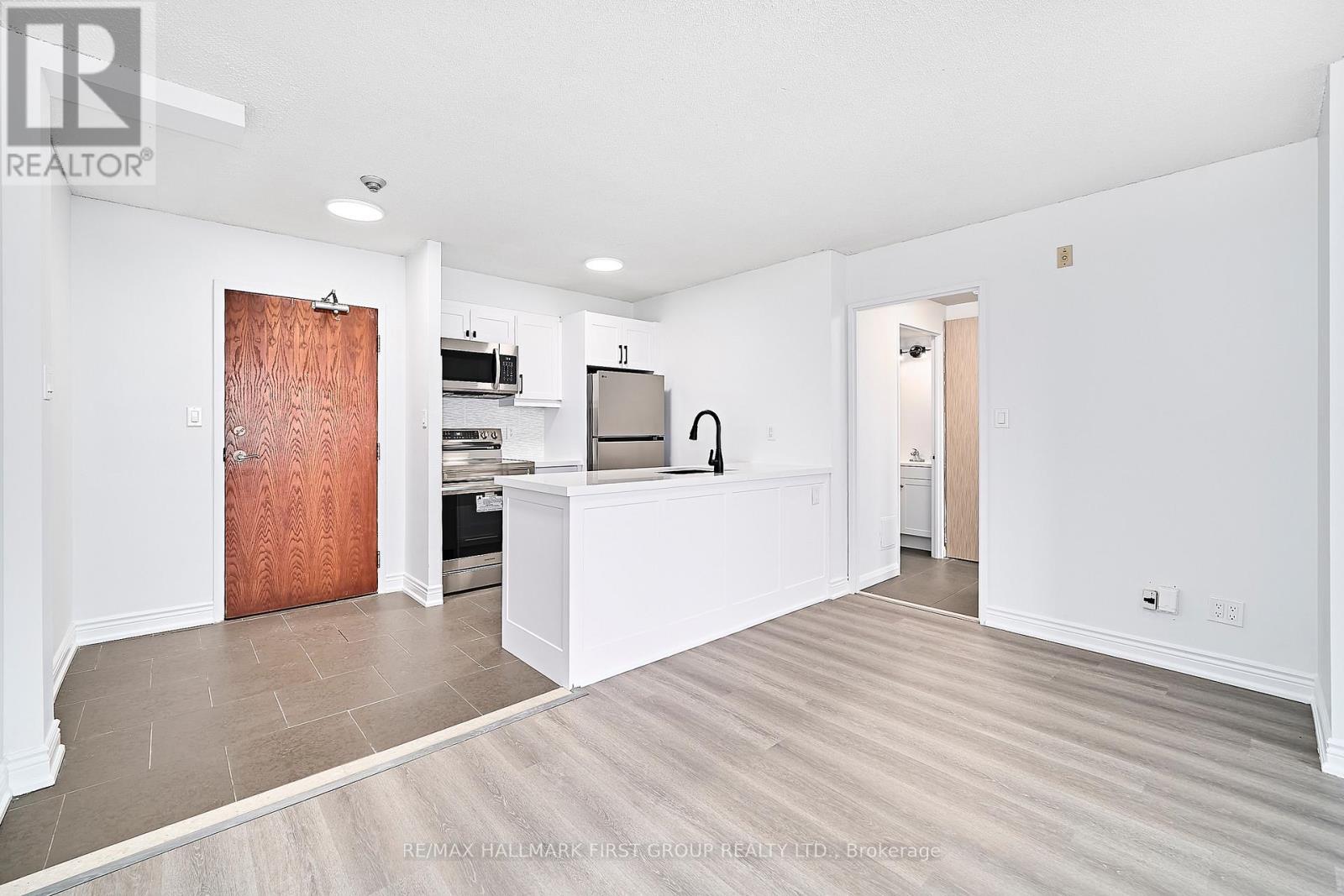 801 - 1625 Pickering Parkway, Pickering, ON - Indoor Photo Showing Kitchen