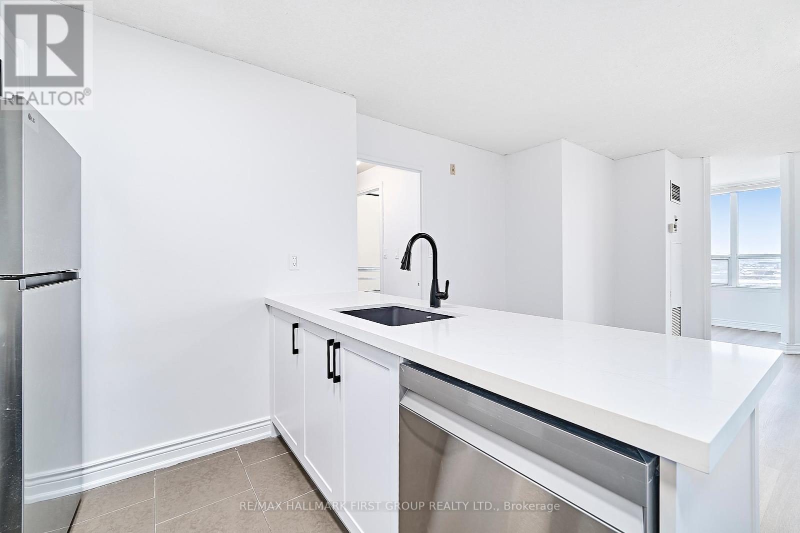 801 - 1625 Pickering Parkway, Pickering, ON - Indoor Photo Showing Kitchen