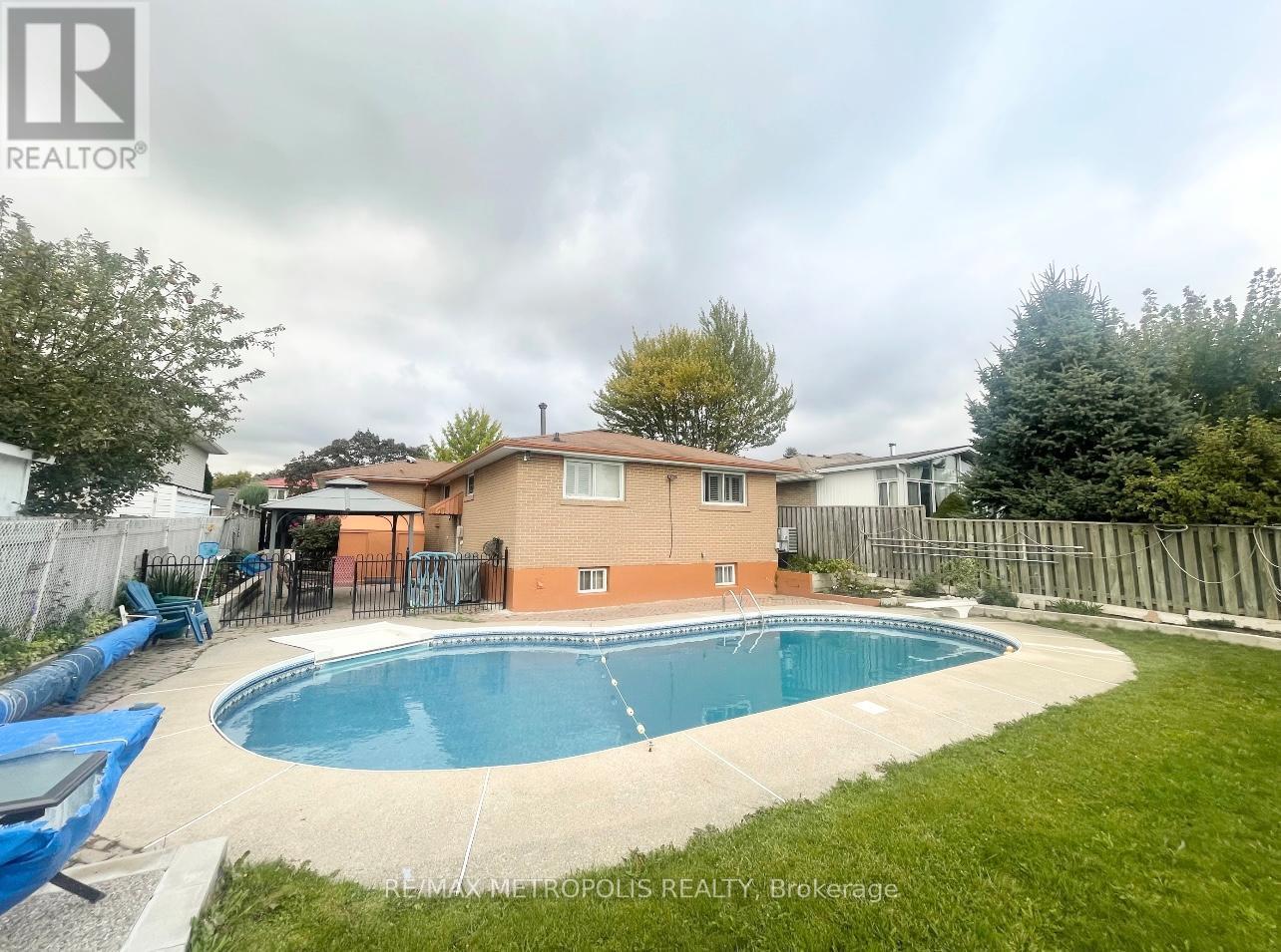 29 Charles Tupper Drive, Toronto, ON - Outdoor With In Ground Pool With Backyard