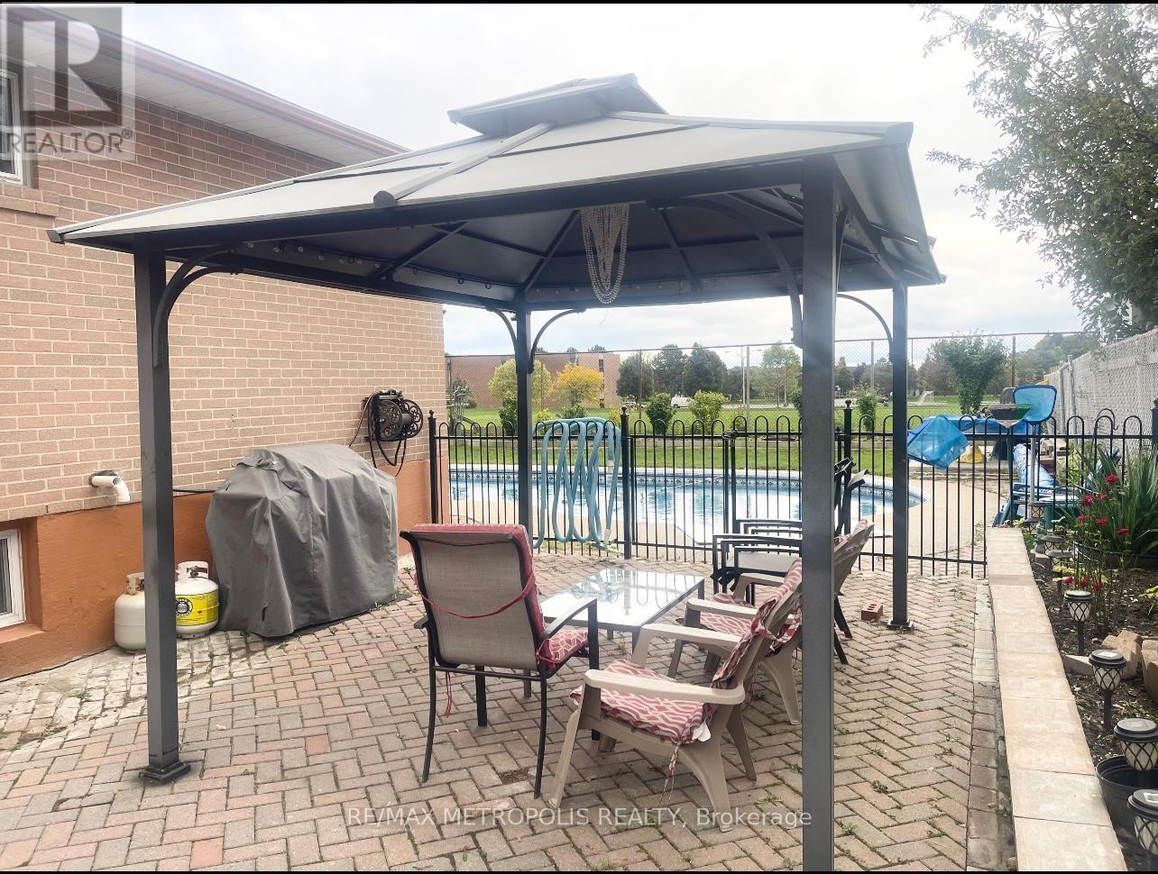 29 Charles Tupper Drive, Toronto, ON - Outdoor