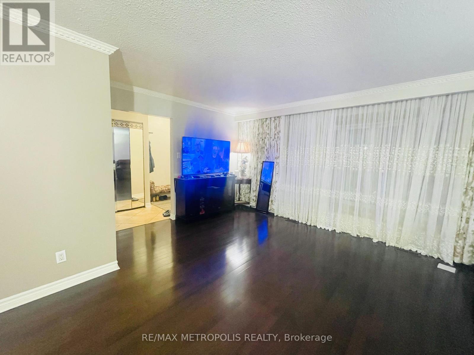 29 Charles Tupper Drive, Toronto, ON - Indoor