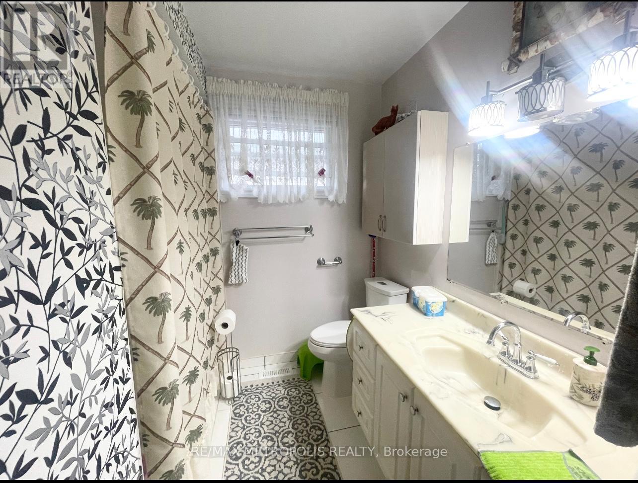 29 Charles Tupper Drive, Toronto, ON - Indoor Photo Showing Bathroom