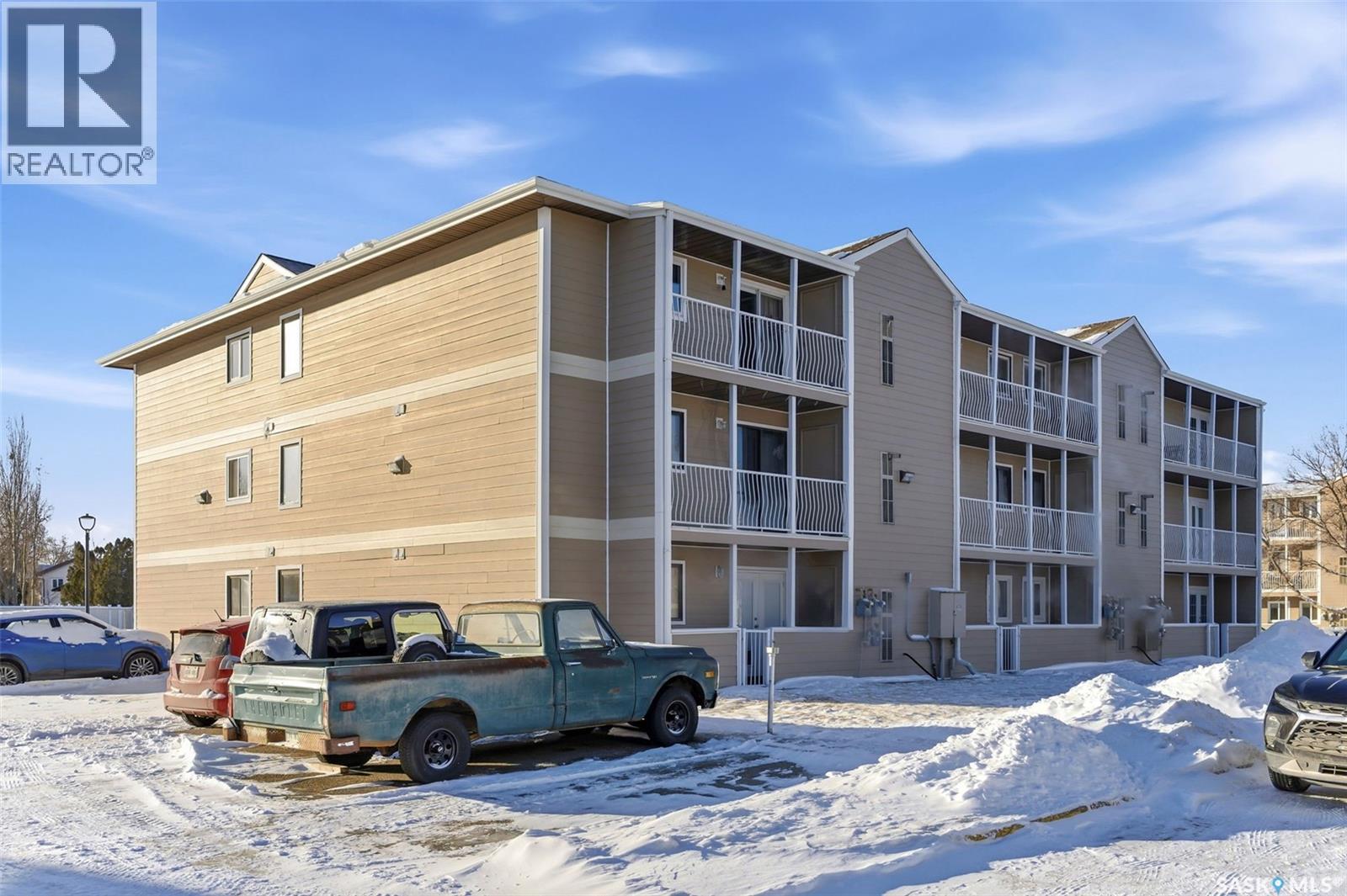 17 6575 Rochdale Boulevard, Regina, SK - Outdoor With Balcony With Facade