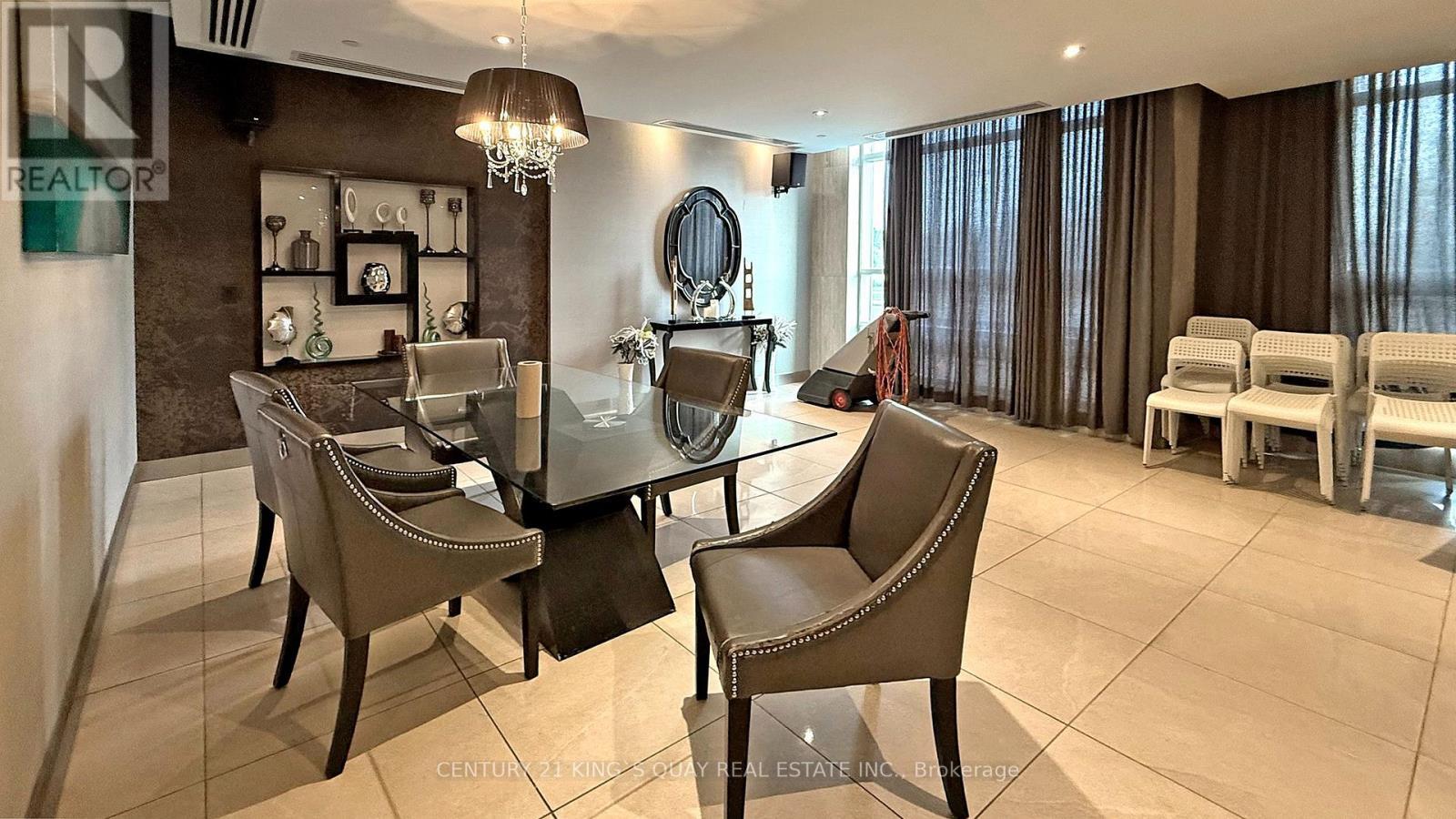 806 - 8323 Kennedy Road, Markham, ON - Indoor Photo Showing Dining Room