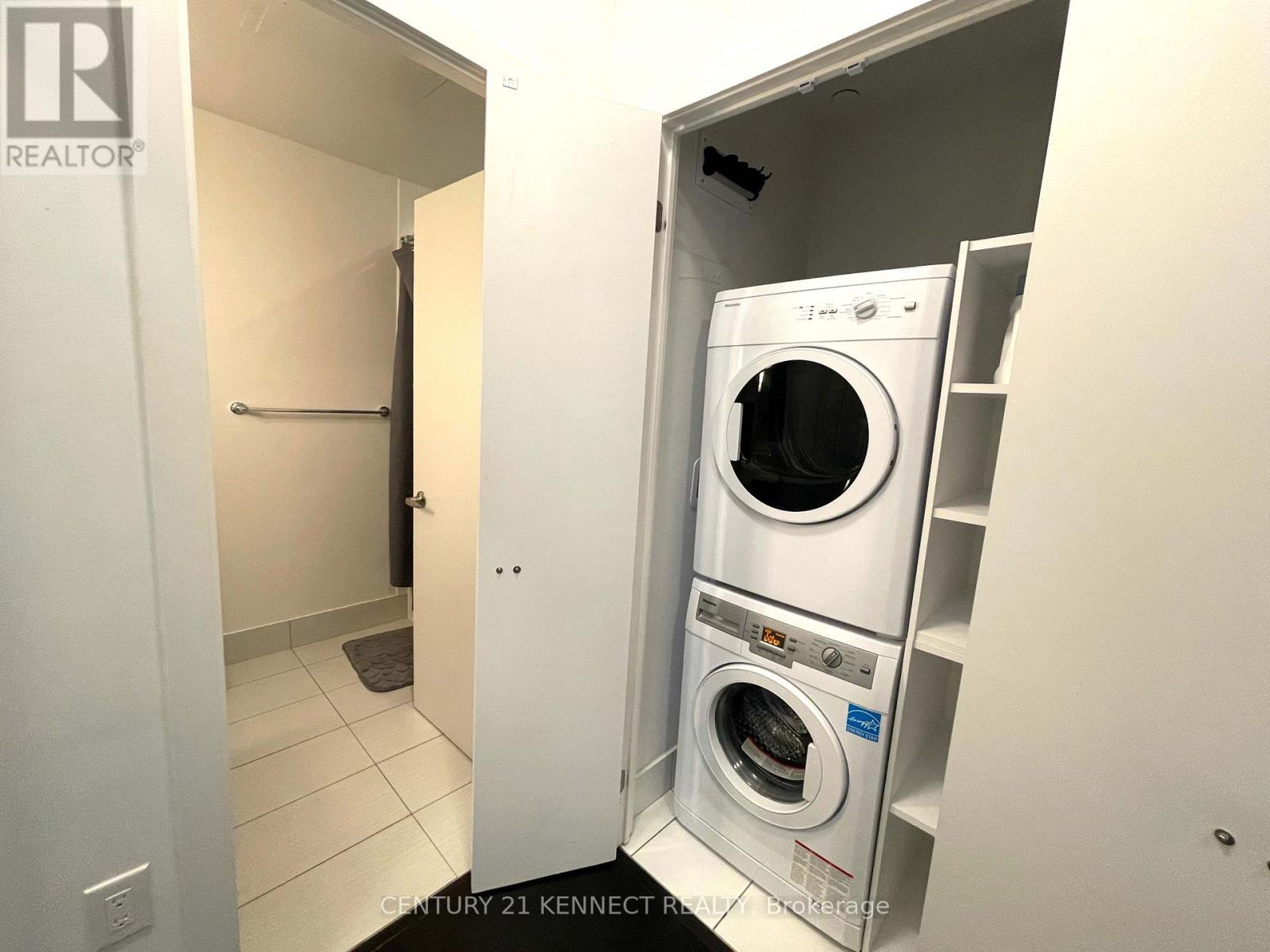 312 - 955 Bay Street, Toronto, ON - Indoor Photo Showing Laundry Room