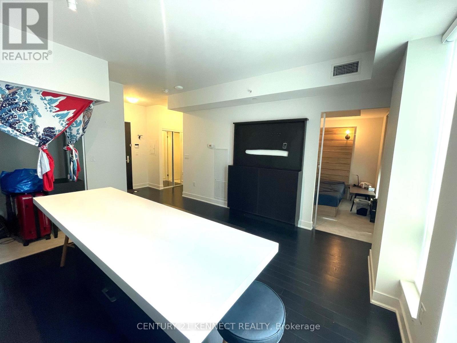 312 - 955 Bay Street, Toronto, ON - Indoor Photo Showing Other Room