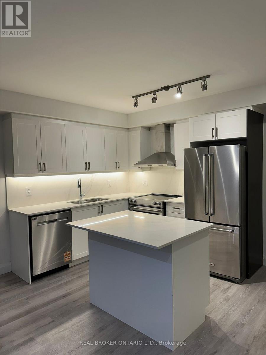 802 - 58 Lakeside Terrace, Barrie, ON - Indoor Photo Showing Kitchen With Stainless Steel Kitchen