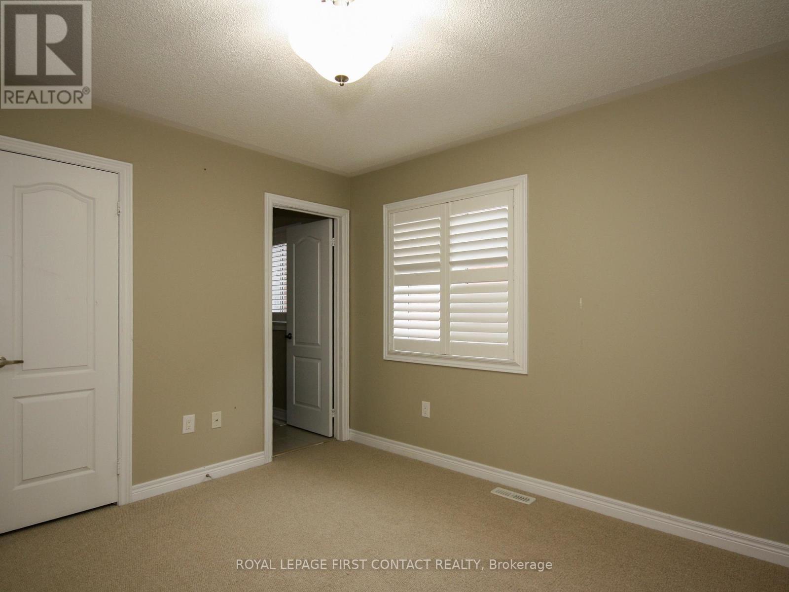 30 Forsyth Crescent, Springwater, ON - Indoor Photo Showing Other Room