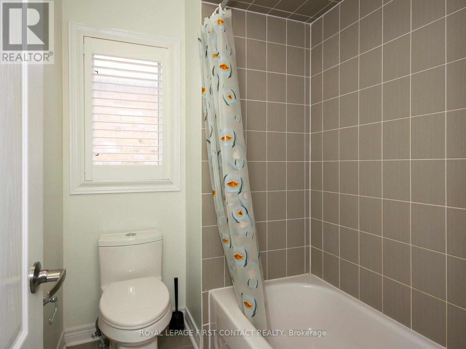 30 Forsyth Crescent, Springwater, ON - Indoor Photo Showing Bathroom
