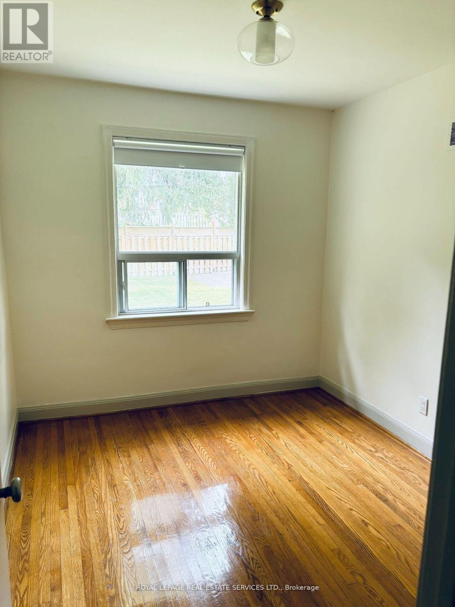 100 Ballacaine Drive, Toronto, ON - Indoor Photo Showing Other Room