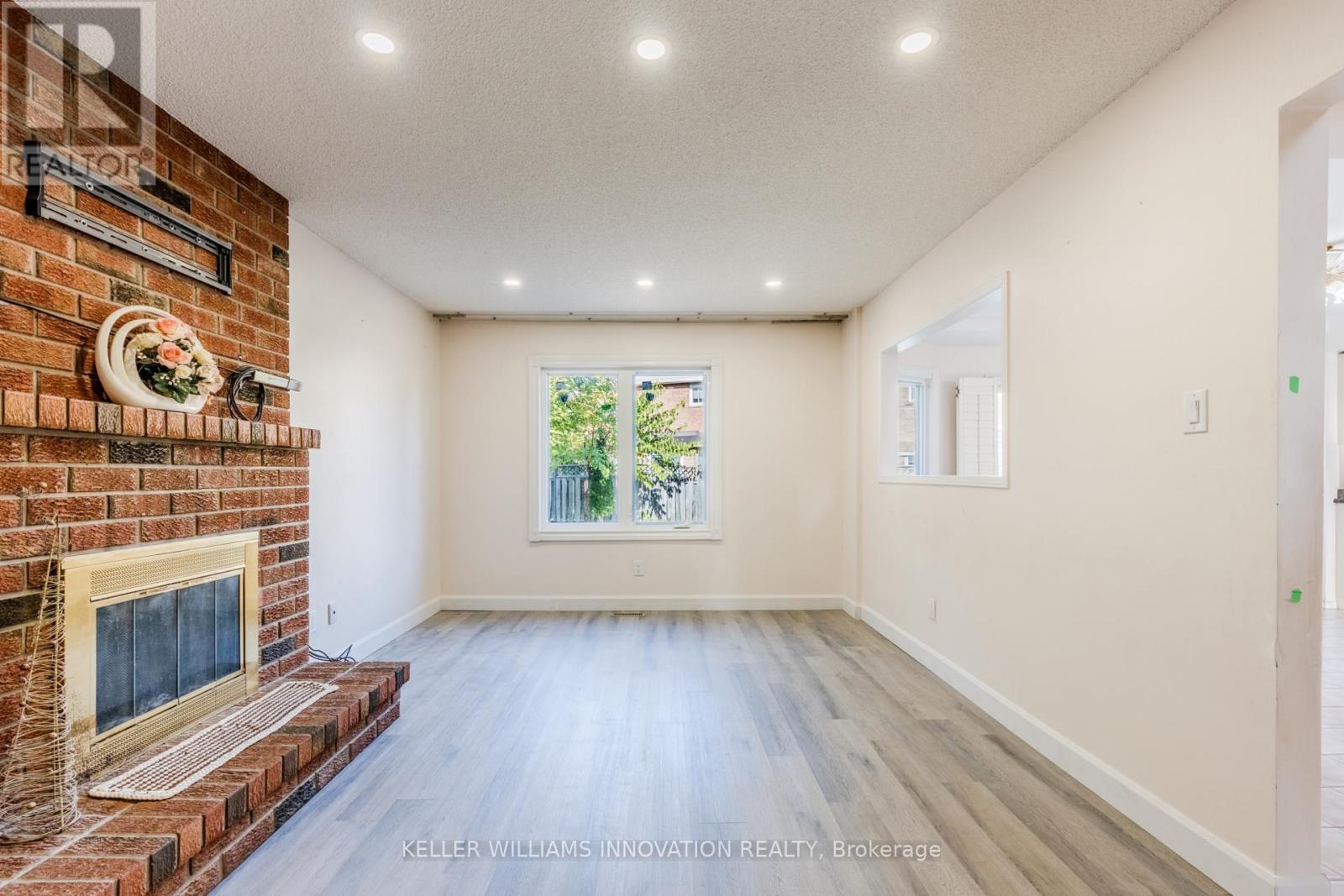 8 Dingwall Court, Brampton, ON - Indoor With Fireplace