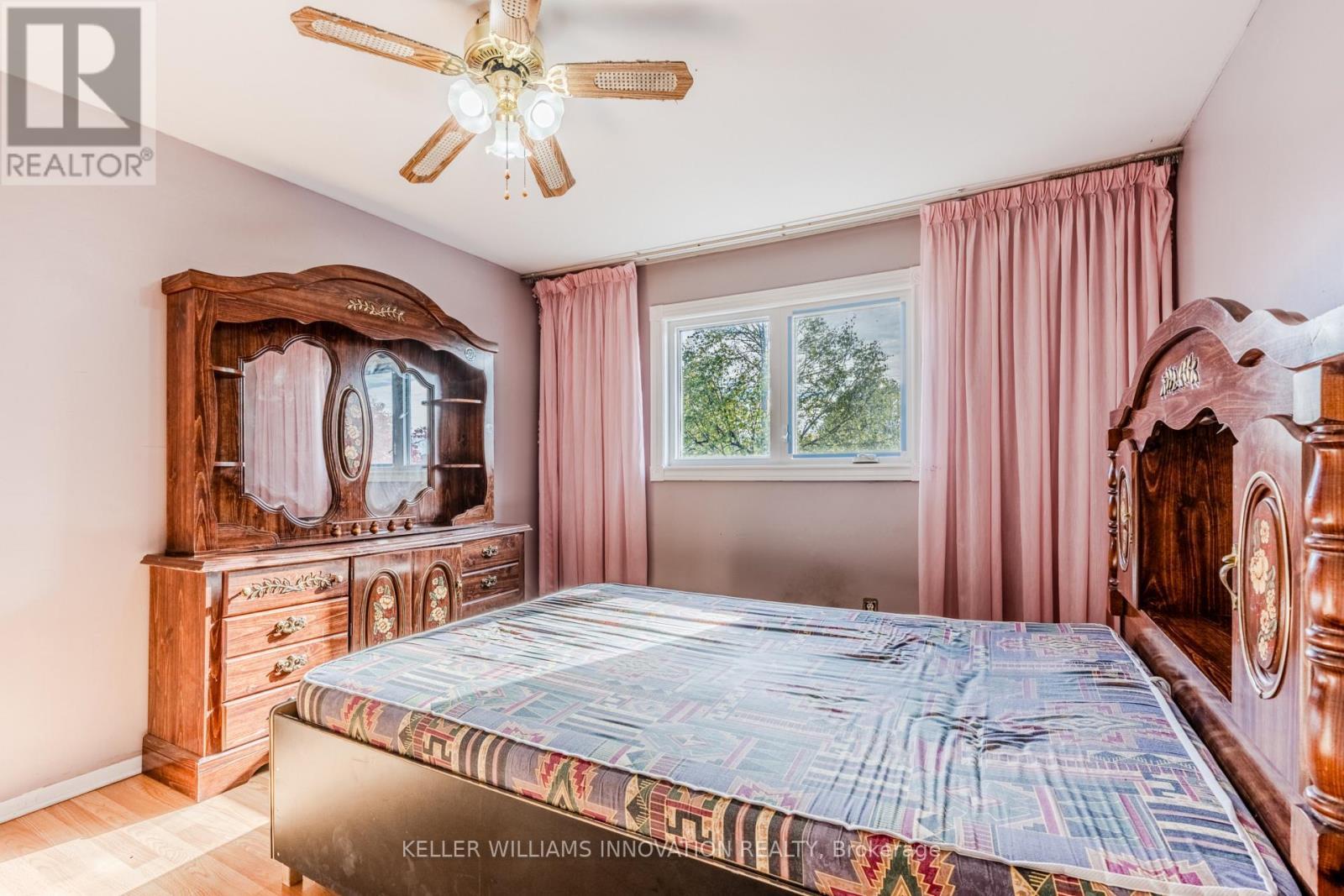 8 Dingwall Court, Brampton, ON - Indoor Photo Showing Bedroom