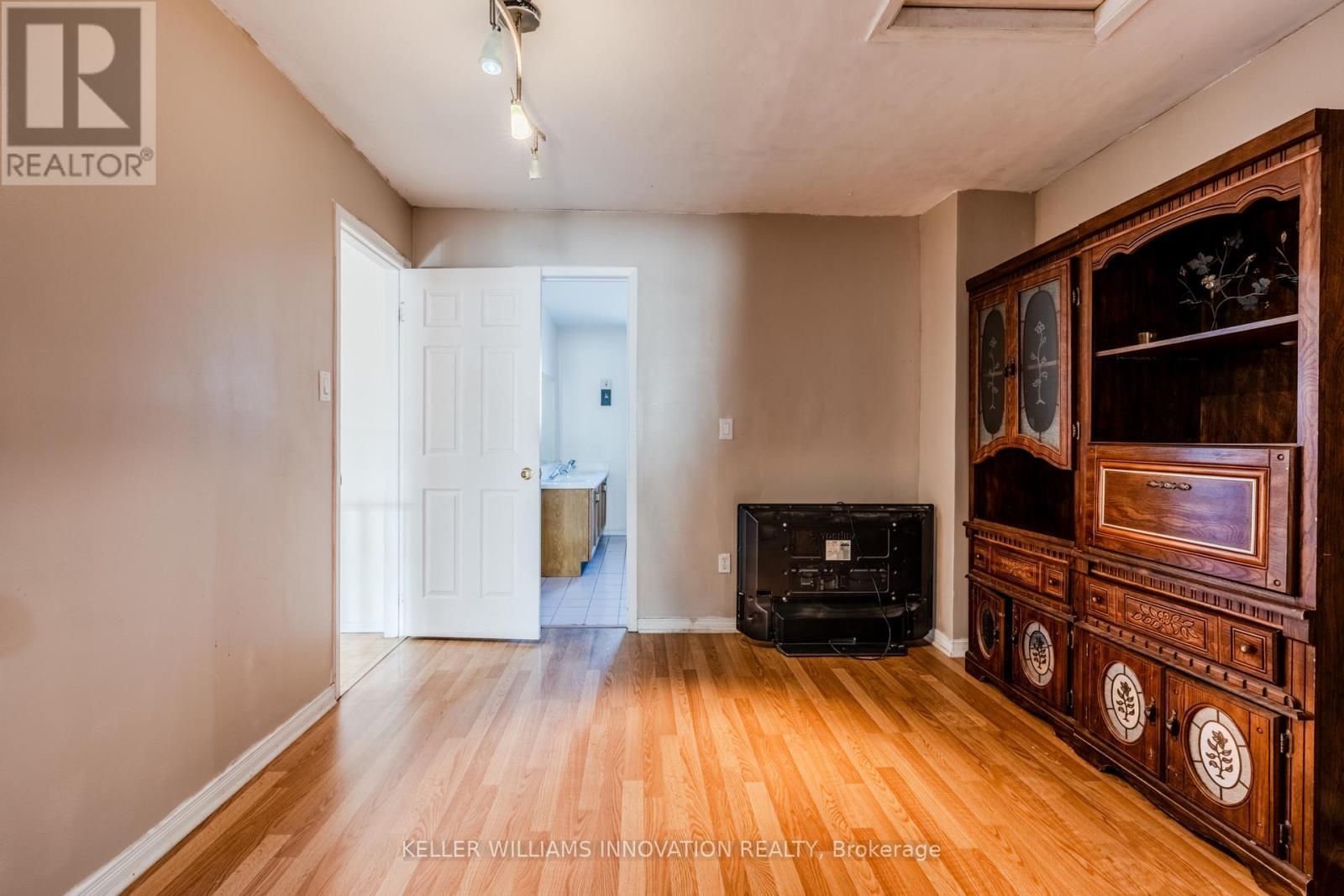8 Dingwall Court, Brampton, ON - Indoor Photo Showing Other Room