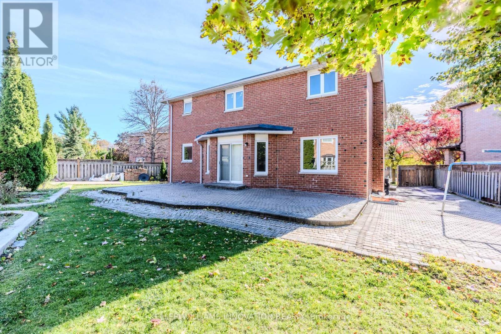 8 Dingwall Court, Brampton, ON - Outdoor