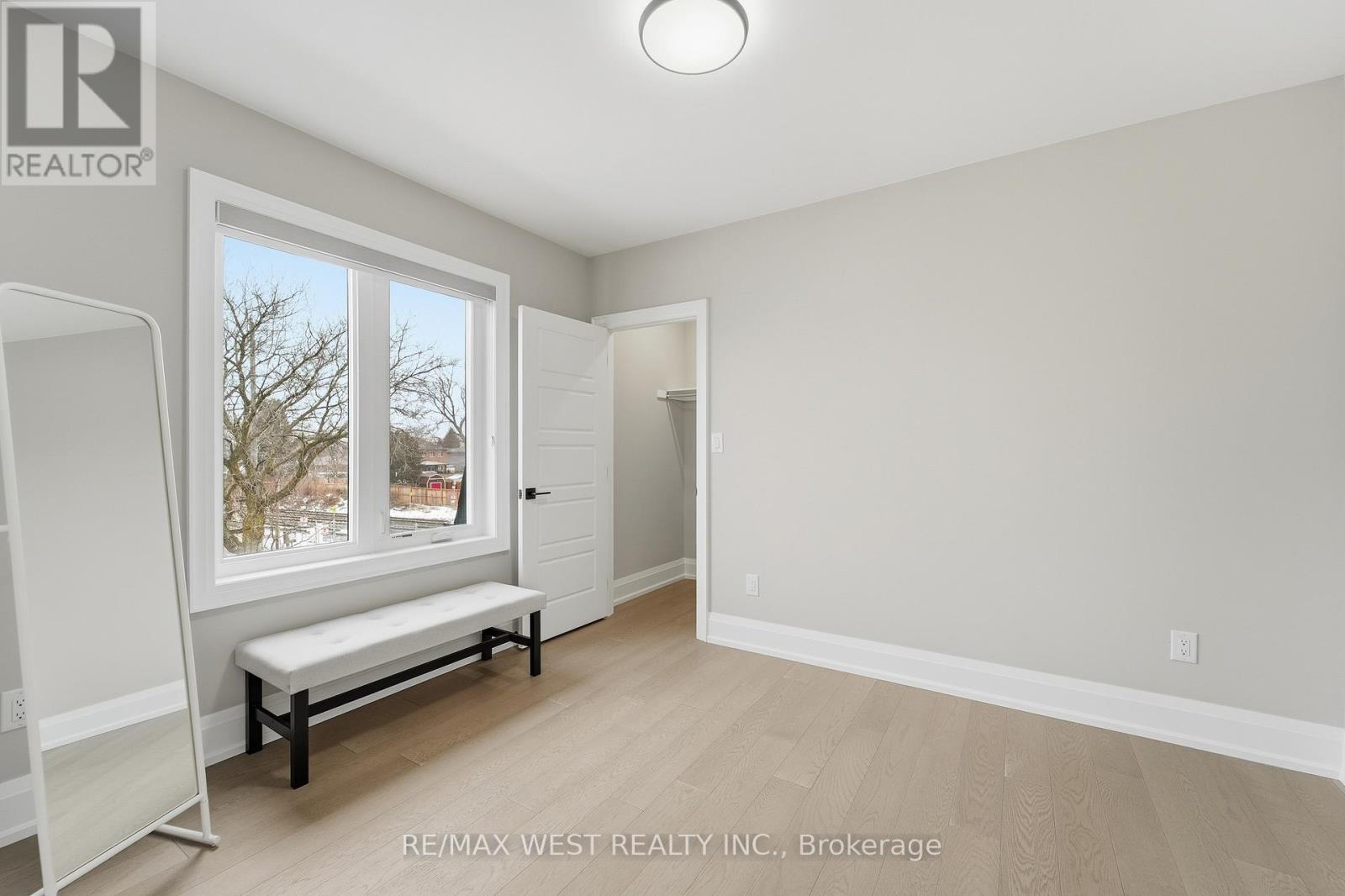 922 Fourth Street, Mississauga, ON - Indoor Photo Showing Other Room