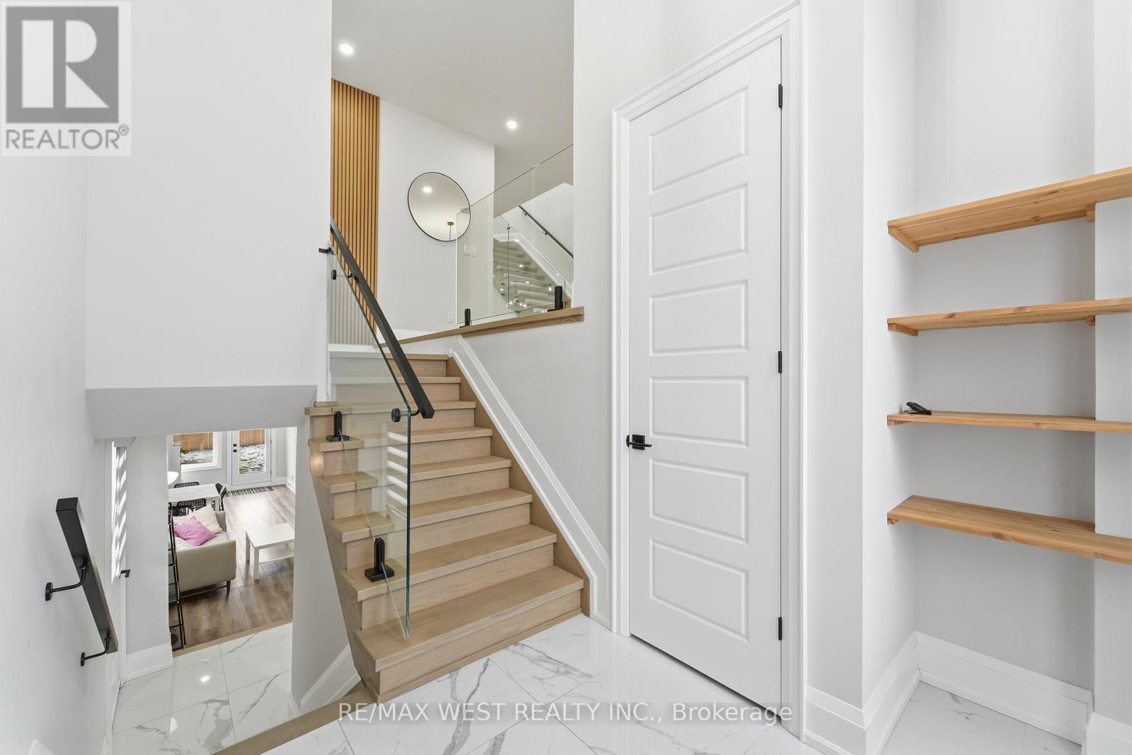 922 Fourth Street, Mississauga, ON - Indoor Photo Showing Other Room