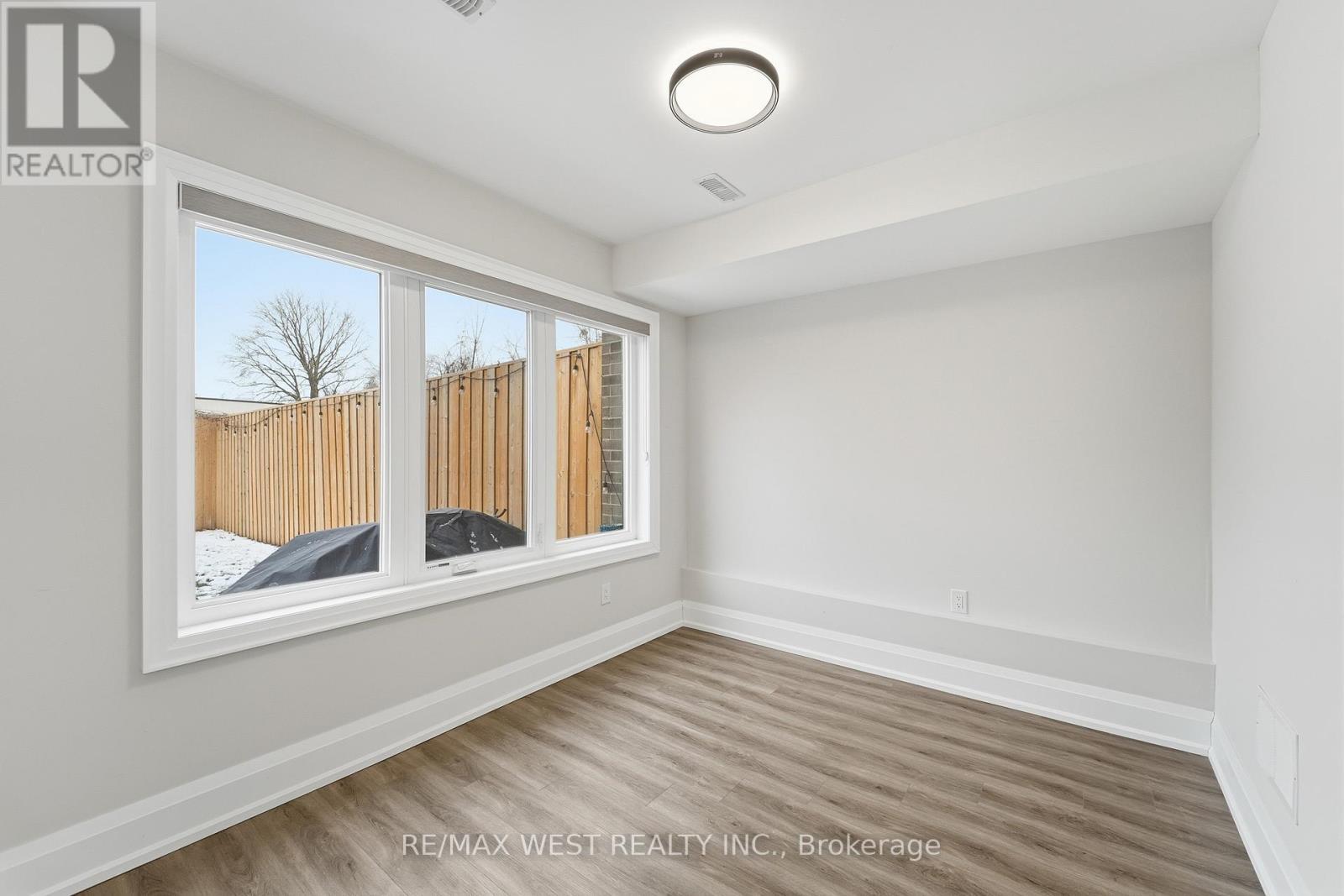 922 Fourth Street, Mississauga, ON - Indoor Photo Showing Other Room