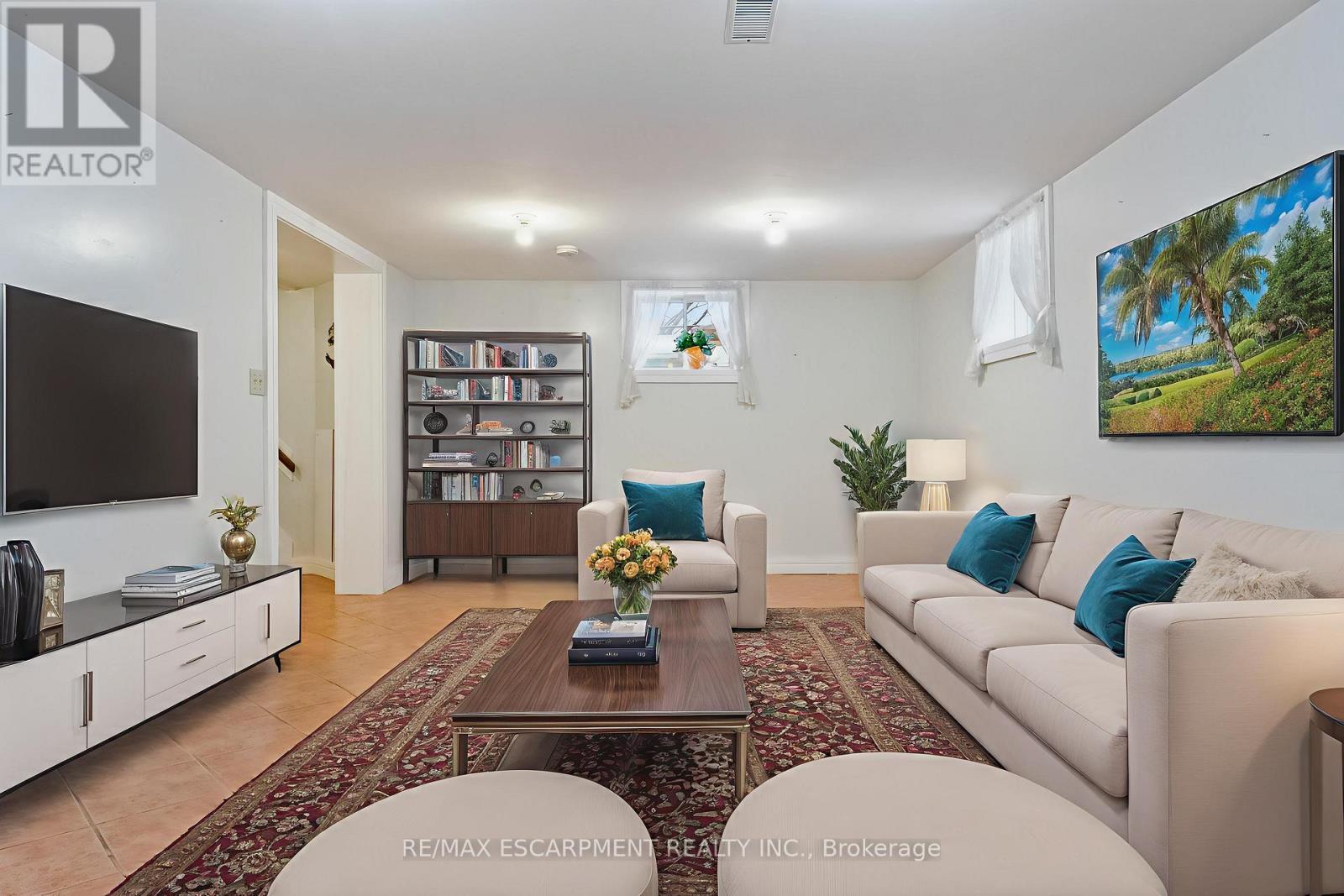 Lower - 249 Southview Road, Oakville, ON - Indoor Photo Showing Living Room