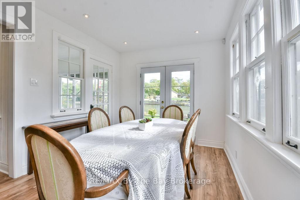 3 - 1067 Mosley Street, Wasaga Beach, ON - Indoor Photo Showing Dining Room