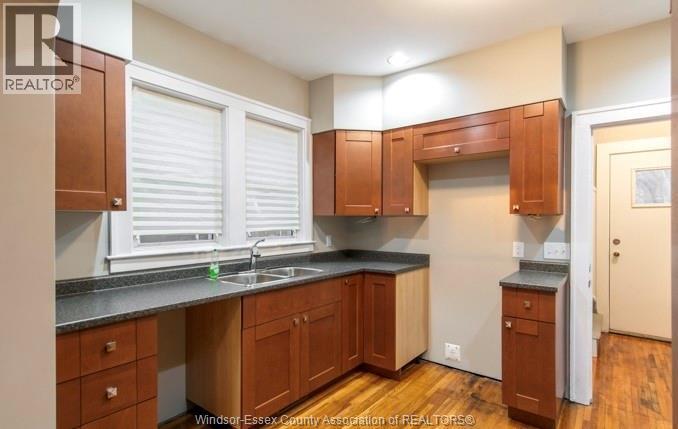 1536 Parent Avenue Unit# Main, Windsor, ON - Indoor Photo Showing Kitchen With Double Sink