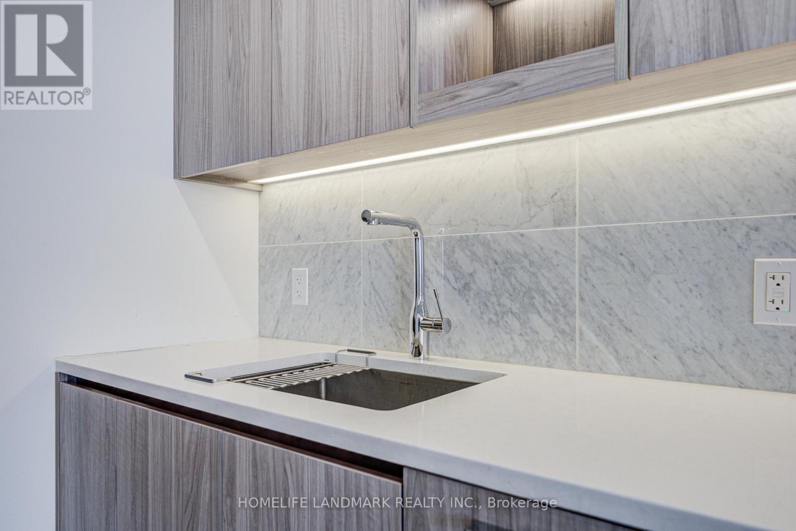 2303 - 85 Mcmahon Drive, Toronto, ON - Indoor Photo Showing Kitchen