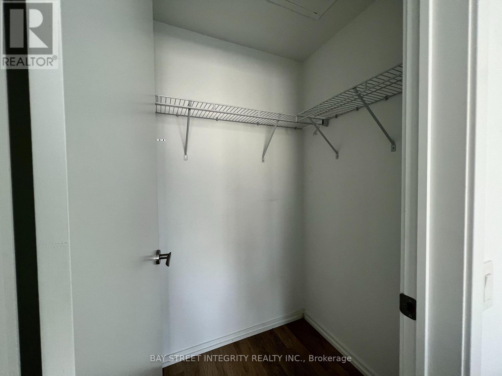 2406 - 197 Yonge Street, Toronto, ON - Indoor