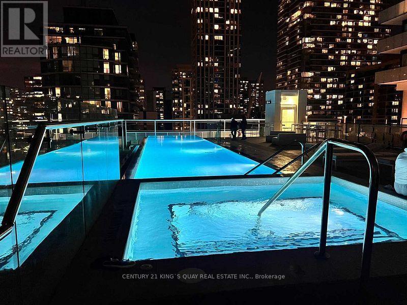 3201 - 161 Roehampton Avenue, Toronto, ON - Outdoor