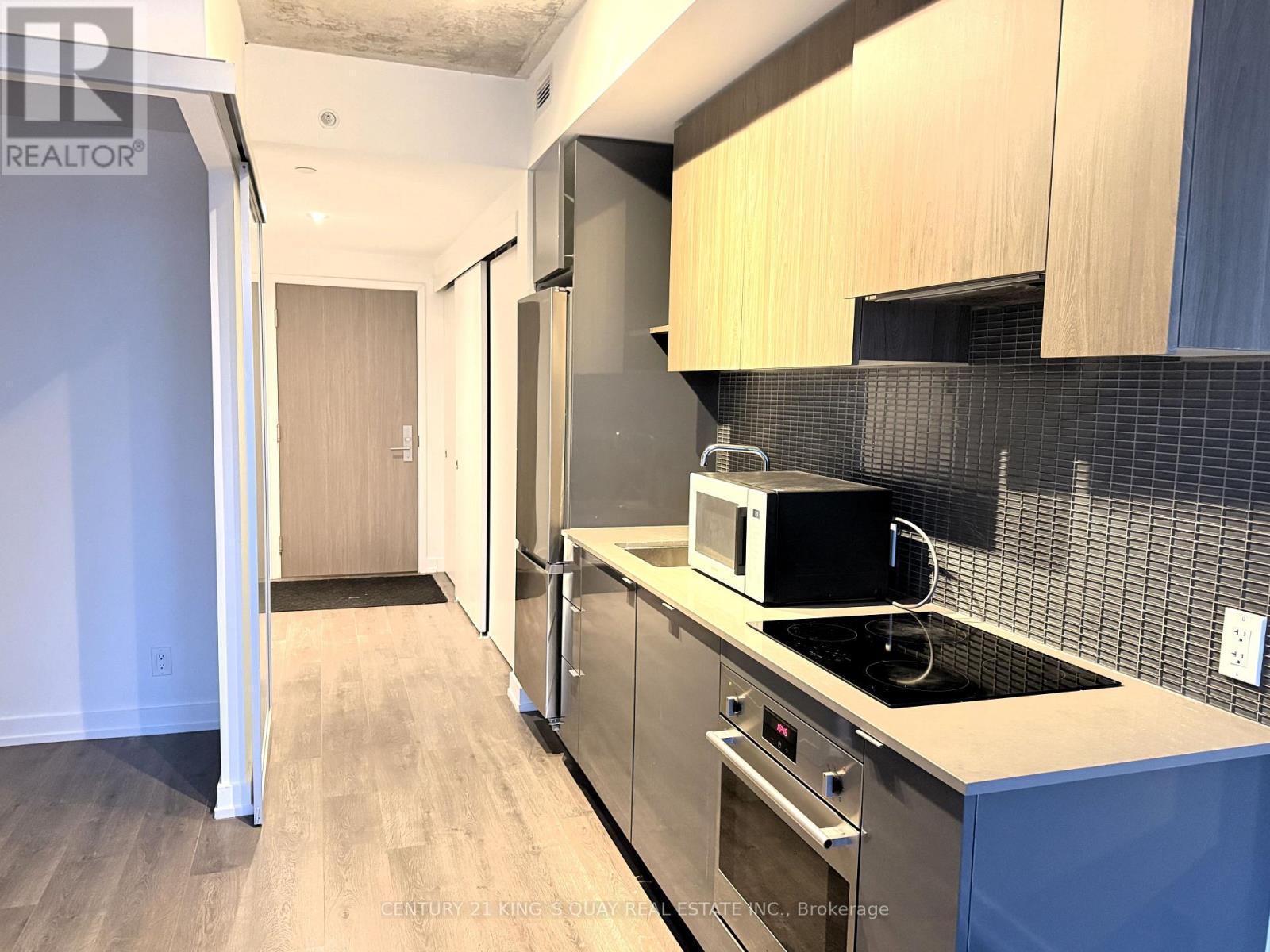 3201 - 161 Roehampton Avenue, Toronto, ON - Indoor Photo Showing Kitchen