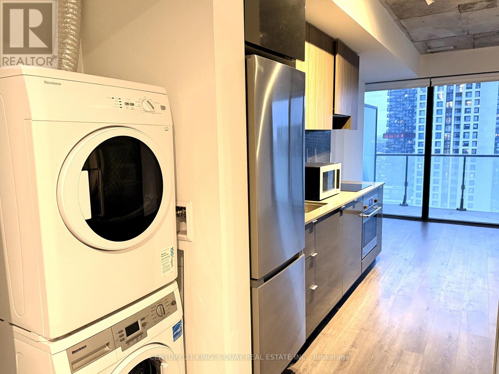 3201 - 161 Roehampton Avenue, Toronto, ON - Indoor Photo Showing Laundry Room