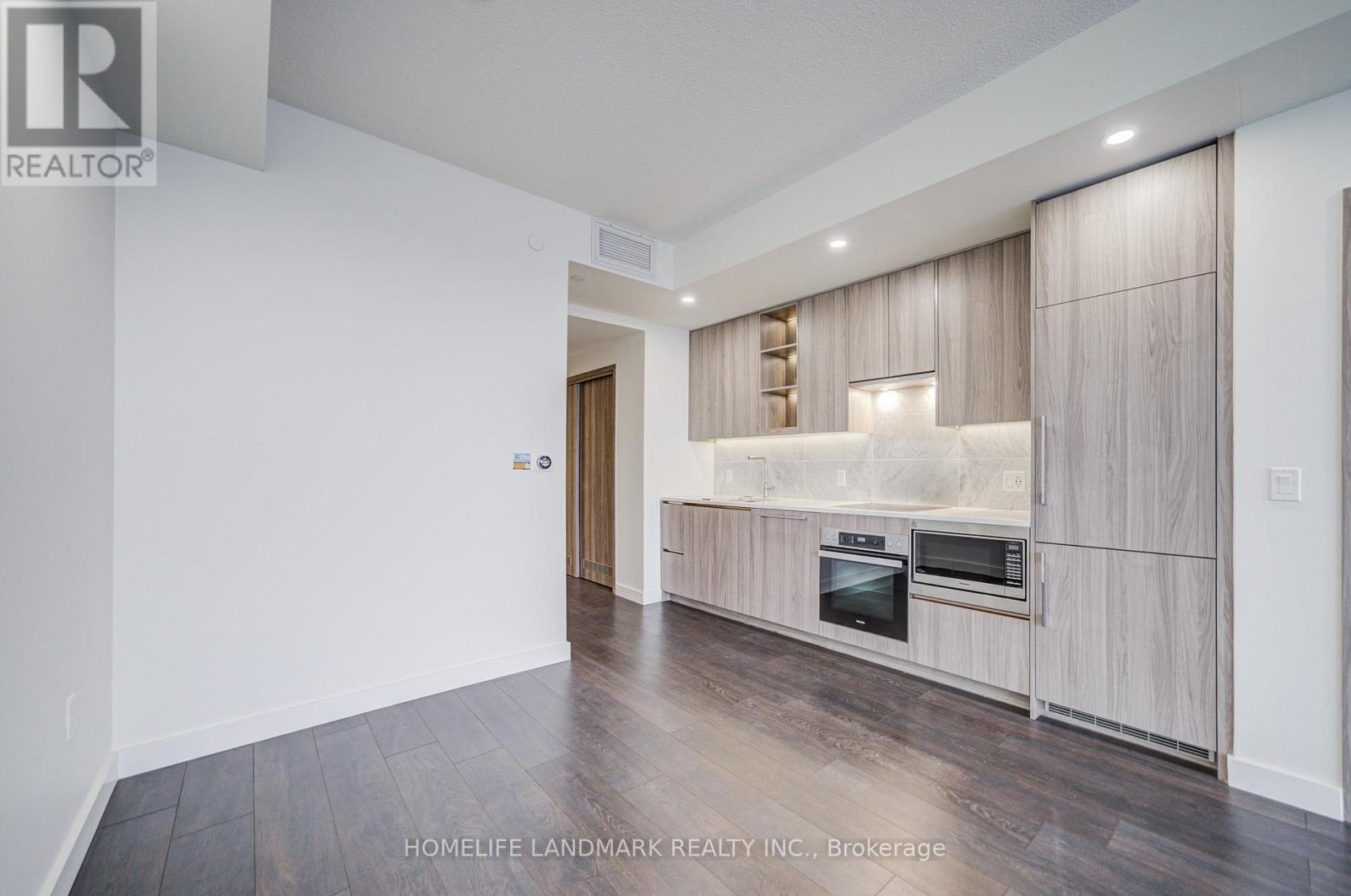 2303 - 85 Mcmahon Drive, Toronto, ON - Indoor Photo Showing Kitchen