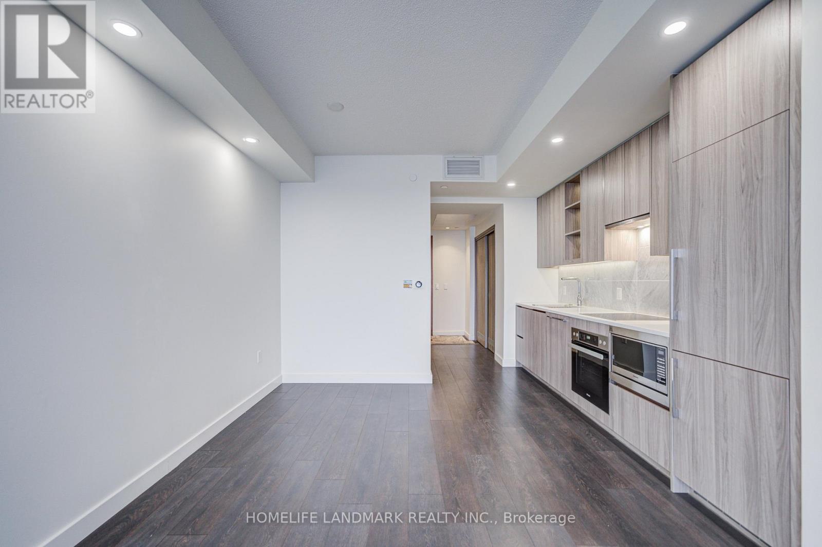 2303 - 85 Mcmahon Drive, Toronto, ON - Indoor