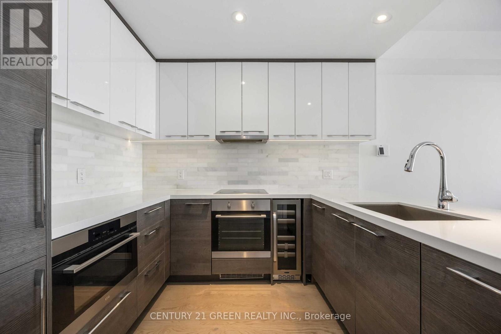 4006 - 488 University Avenue, Toronto, ON - Indoor Photo Showing Kitchen With Upgraded Kitchen